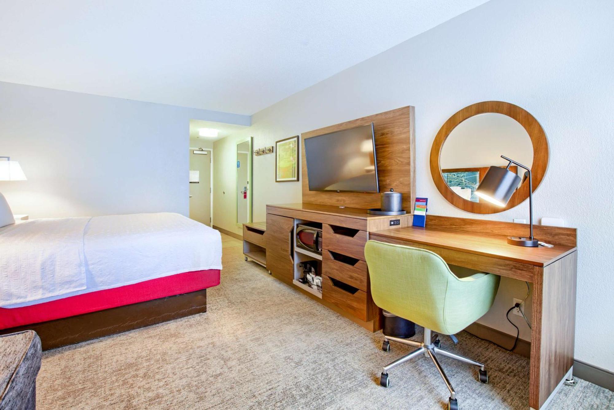 Hampton 3*