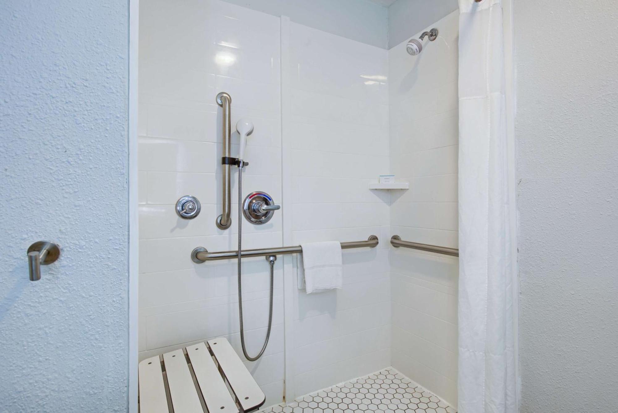 Hampton Hotel 3*